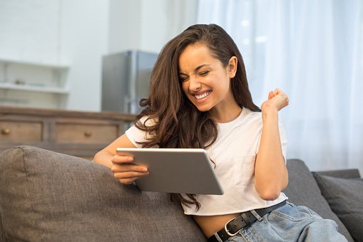 Apps to Make Money Watching Videos